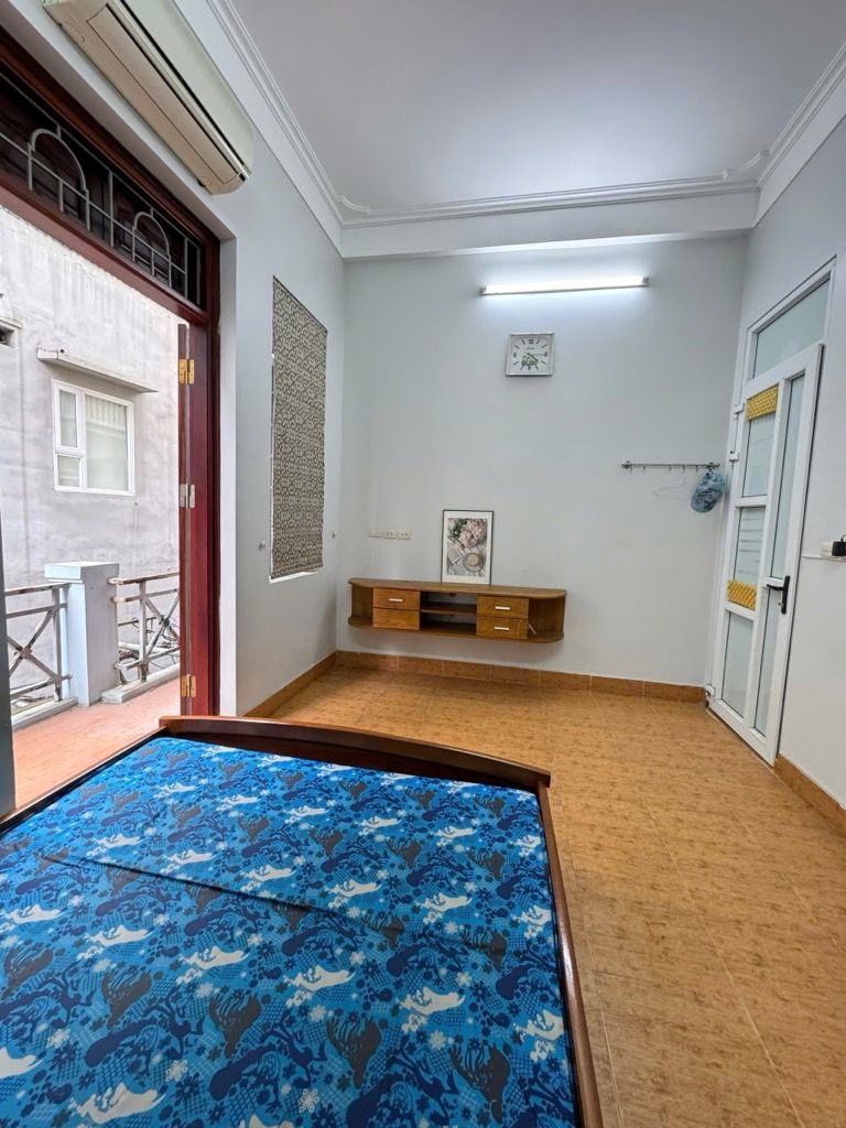 Bán nhà Bùi Xương Trạch - diện tích 62.7m2 5 tầng - Nhà khung cột bê tông chắc chắn - giá 12,4 tỷ