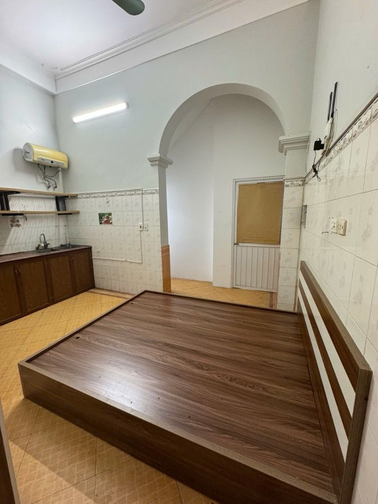 Bán nhà Bùi Xương Trạch - diện tích 62.7m2 5 tầng - Nhà khung cột bê tông chắc chắn - giá 12,4 tỷ