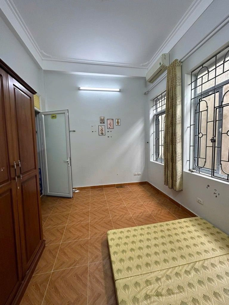 Bán nhà Bùi Xương Trạch - diện tích 62.7m2 5 tầng - Nhà khung cột bê tông chắc chắn - giá 12,4 tỷ