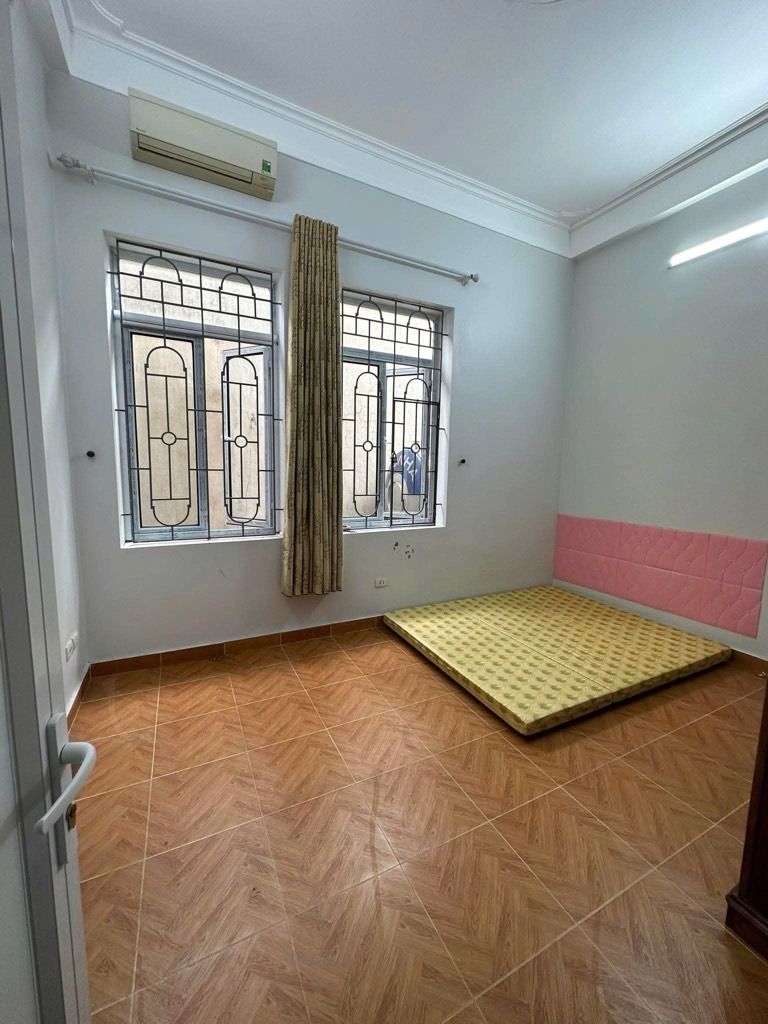 Bán nhà Bùi Xương Trạch - diện tích 62.7m2 5 tầng - Nhà khung cột bê tông chắc chắn - giá 12,4 tỷ