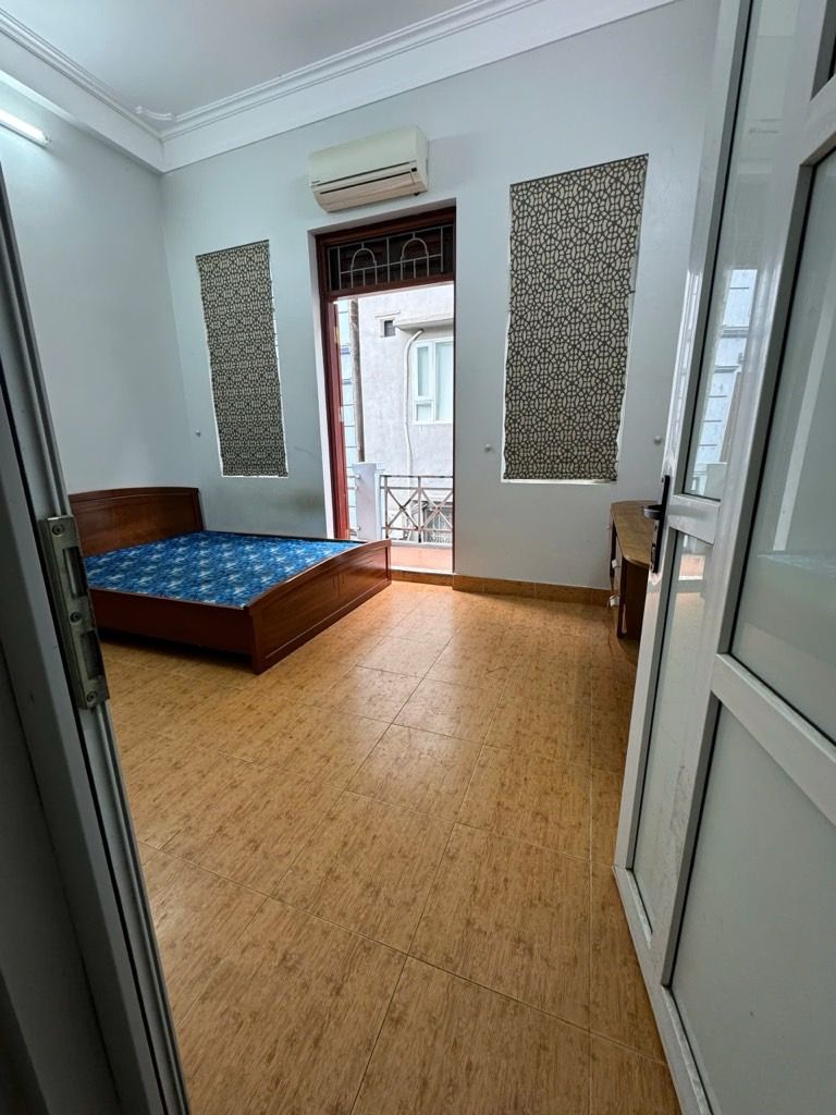 Bán nhà Bùi Xương Trạch - diện tích 62.7m2 5 tầng - Nhà khung cột bê tông chắc chắn - giá 12,4 tỷ