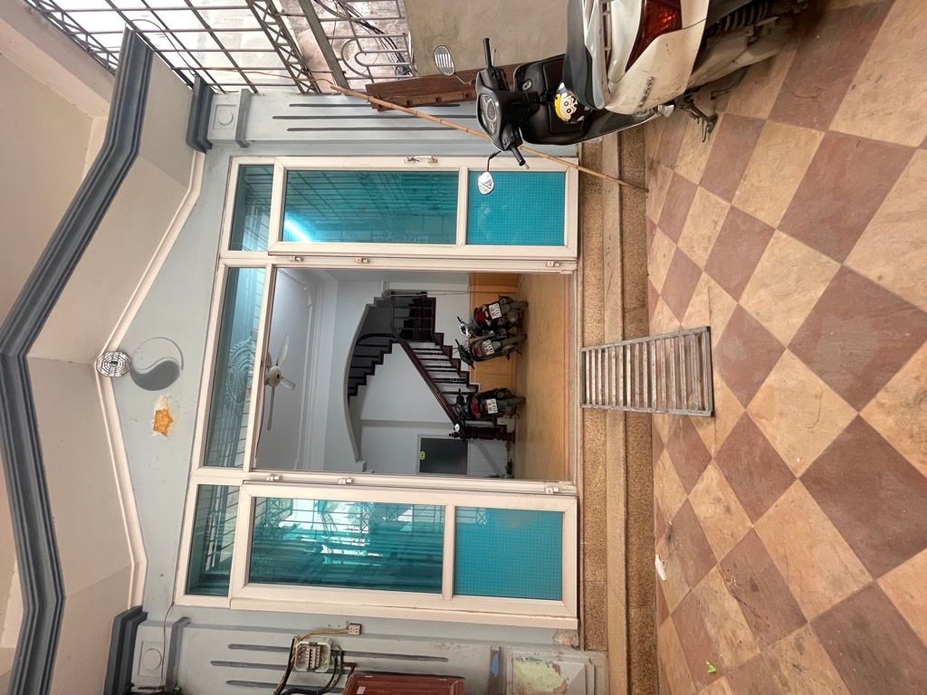 Bán nhà Bùi Xương Trạch - diện tích 62.7m2 5 tầng - Nhà khung cột bê tông chắc chắn - giá 12,4 tỷ