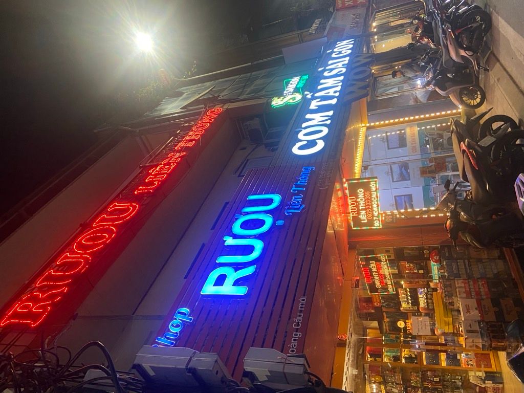 Bán nhà Hoàng Cầu - diện tích 72m2 3 tầng - Mặt phố kinh doanh đỉnh - giá 16 tỷ