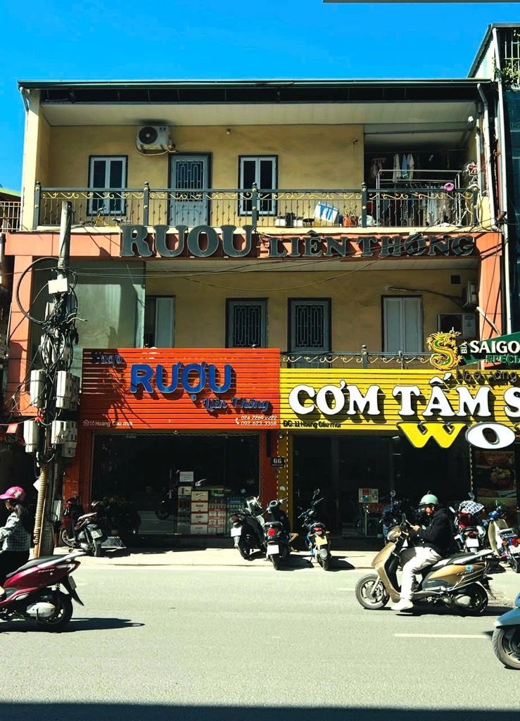 Bán nhà Hoàng Cầu - diện tích 72m2 3 tầng - Mặt phố kinh doanh đỉnh - giá 16 tỷ