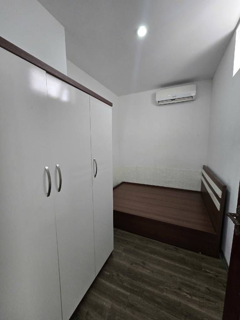 Bán nhà Hạ Đình - diện tích 206.1m2 11 tầng - Căn góc, cho thuê 7 phòng - giá 12,8 tỷ