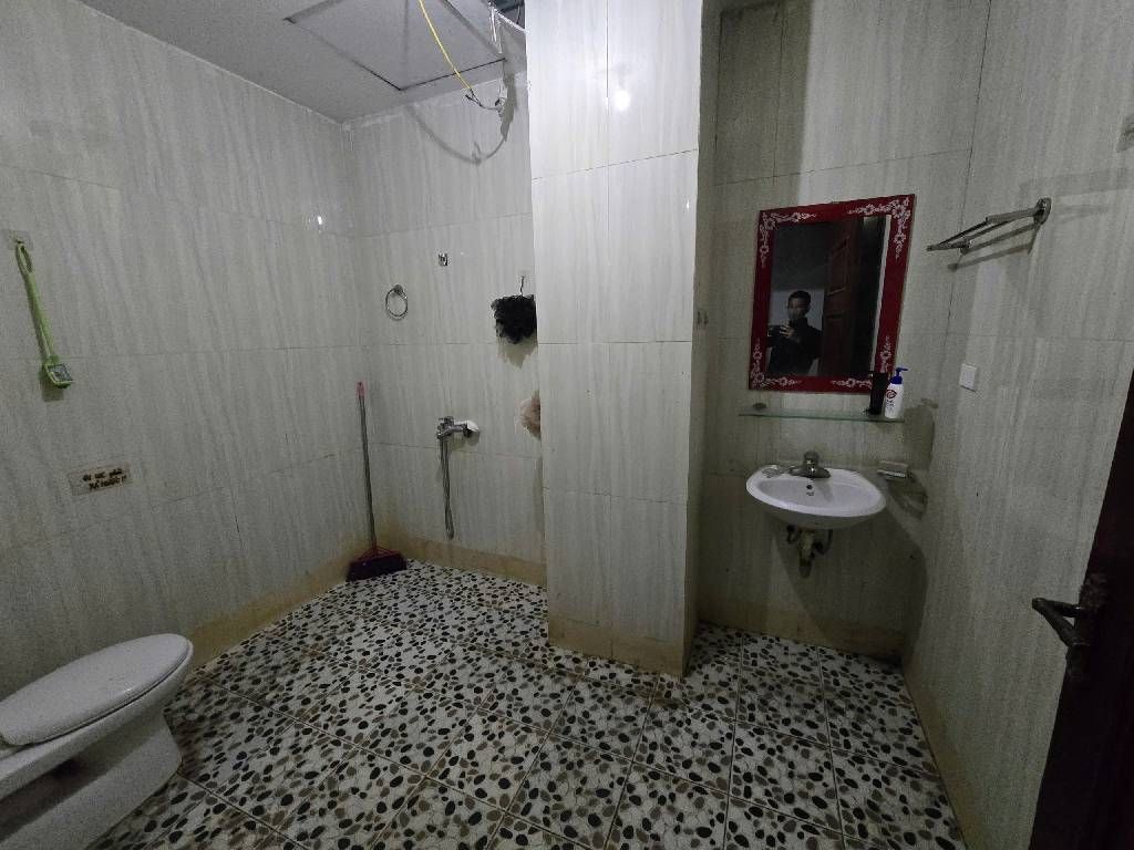 Bán nhà Hạ Đình - diện tích 206.1m2 11 tầng - Căn góc, cho thuê 7 phòng - giá 12,8 tỷ