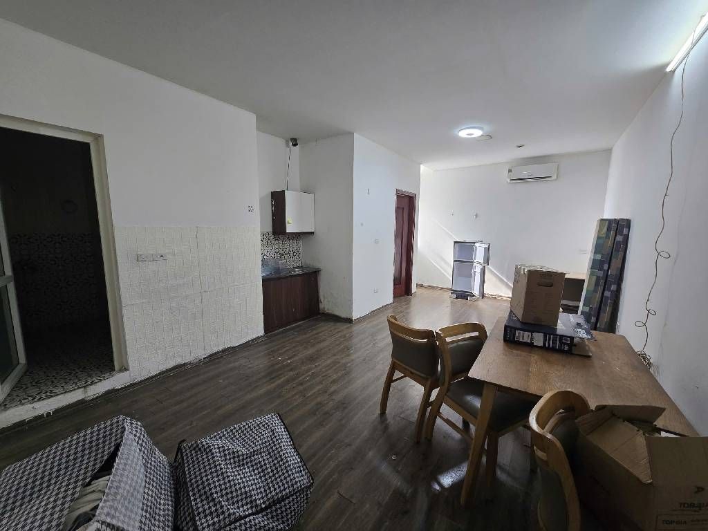 Bán nhà Hạ Đình - diện tích 206.1m2 11 tầng - Căn góc, cho thuê 7 phòng - giá 12,8 tỷ