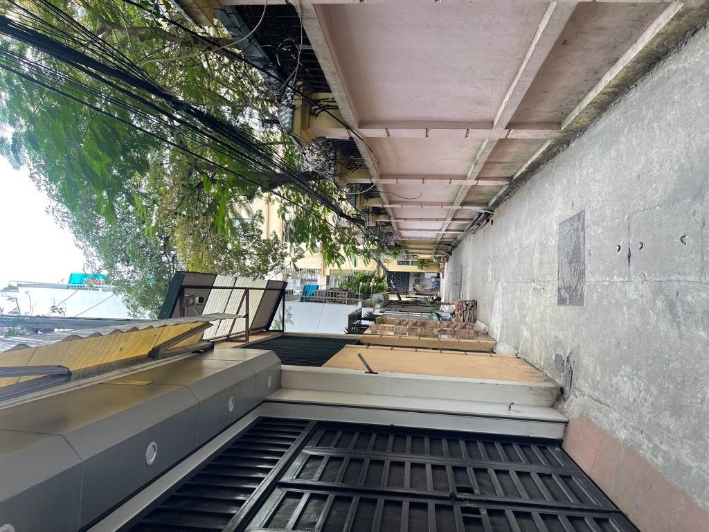 Bán nhà Nguyễn Văn Viên - diện tích 86.7m2 3 tầng - gần phố - giá 18,3 tỷ