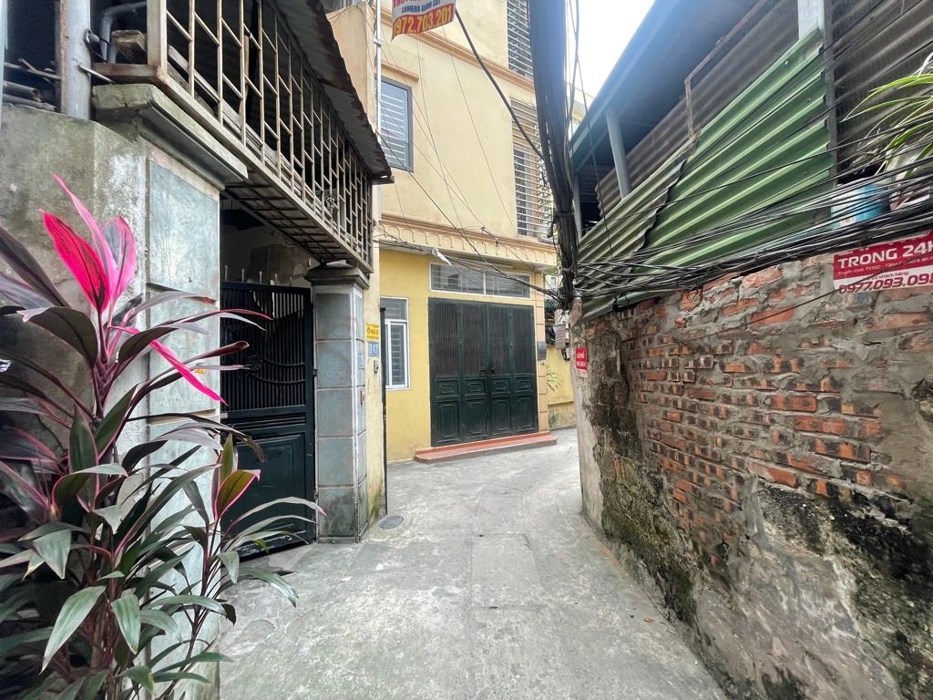 Bán nhà Nguyễn Văn Viên - diện tích 86.7m2 3 tầng - gần phố - giá 18,3 tỷ