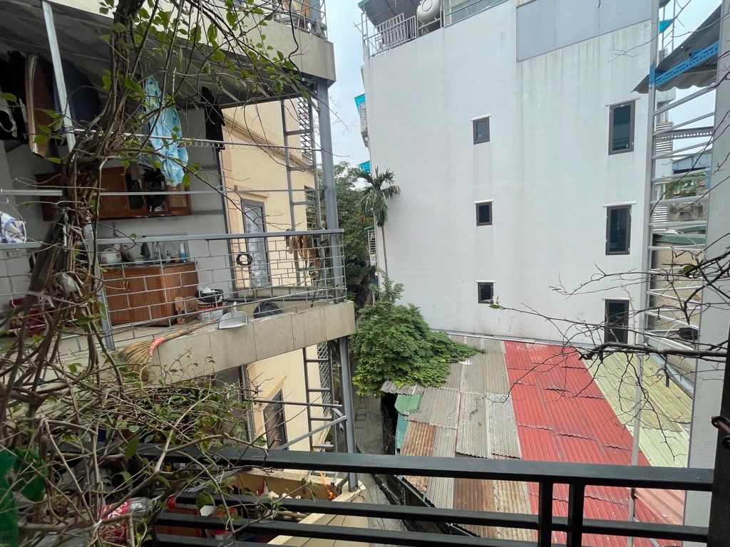 Bán nhà Nguyễn Văn Viên - diện tích 86.7m2 3 tầng - gần phố - giá 18,3 tỷ