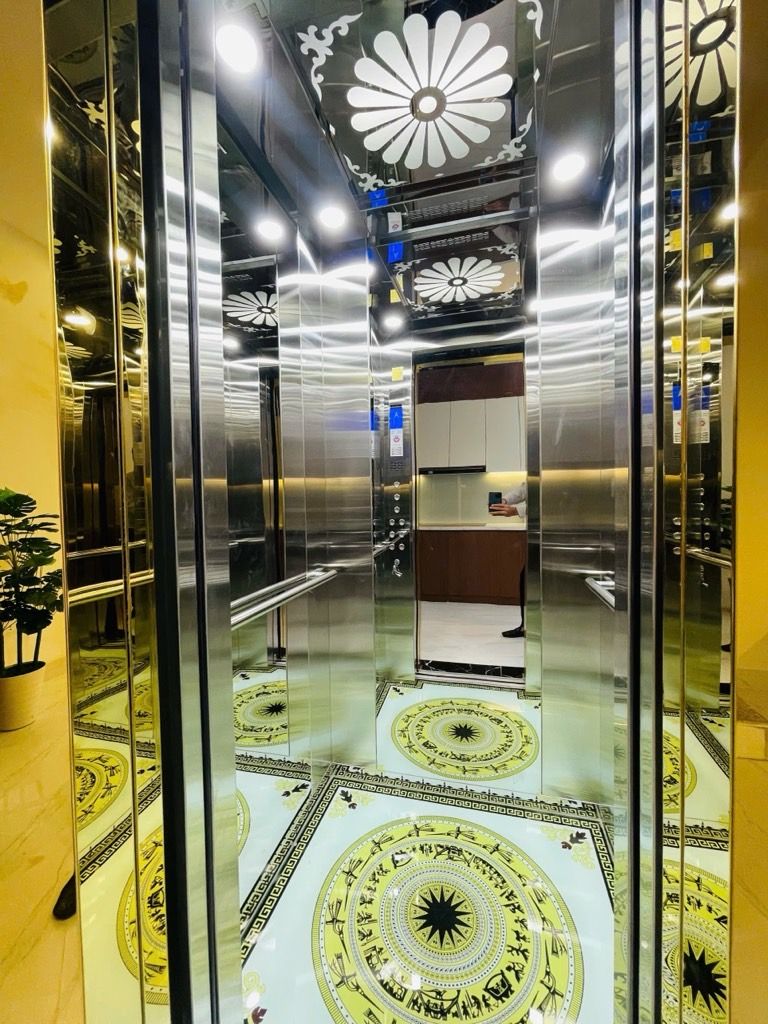 Bán nhà Thúy Lĩnh - diện tích 30m2 6 tầng - Ô TÔ TRÁNH 10M - giá 7,7 tỷ