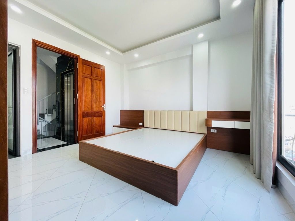 Bán nhà Thúy Lĩnh - diện tích 30m2 6 tầng - Ô TÔ TRÁNH 10M - giá 7,7 tỷ
