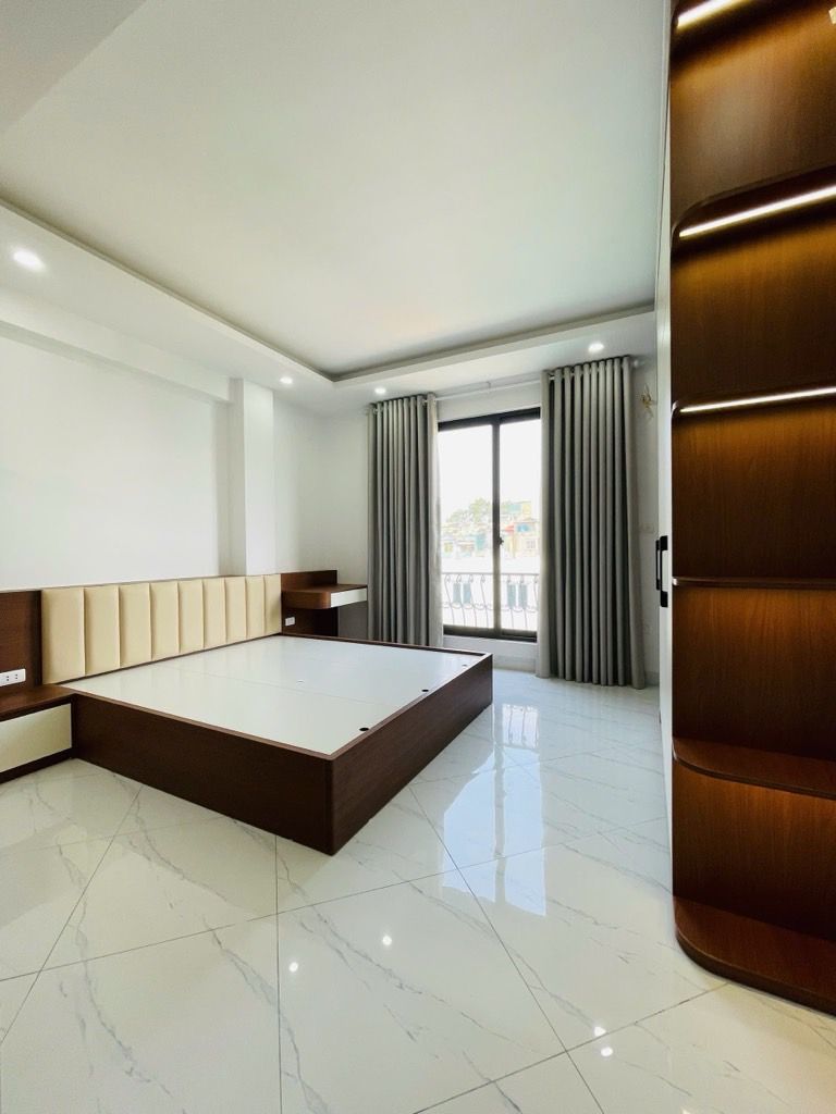 Bán nhà Thúy Lĩnh - diện tích 30m2 6 tầng - Ô TÔ TRÁNH 10M - giá 7,7 tỷ