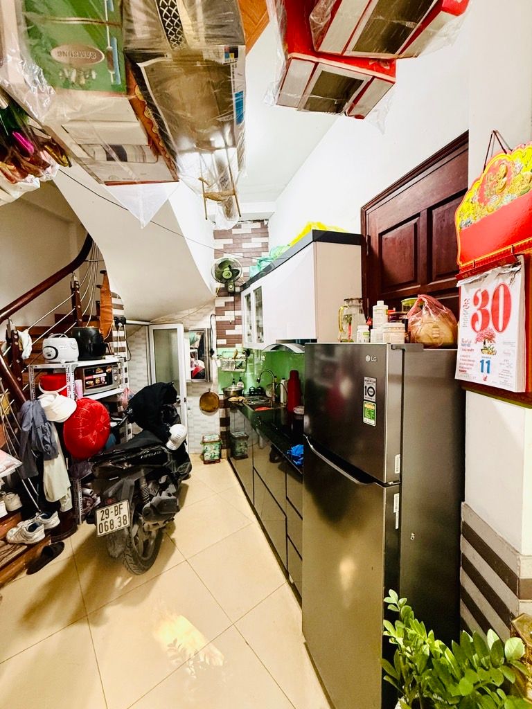 Bán nhà Quỳnh Mai - diện tích 42m2 5 tầng - lô góc kinh doanh - giá 19,9 tỷ