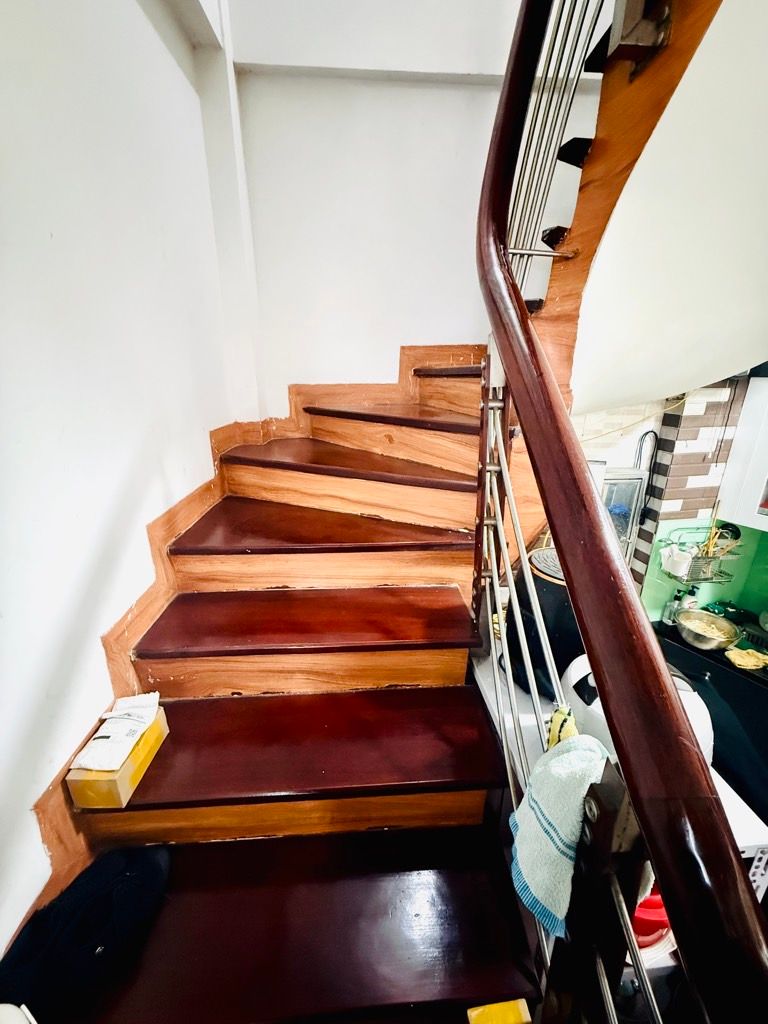 Bán nhà Quỳnh Mai - diện tích 42m2 5 tầng - lô góc kinh doanh - giá 19,9 tỷ