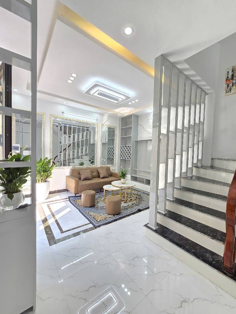 Bán nhà Thúy Lĩnh - diện tích 35.1m2 5 tầng - Sát mặt phố - giá 6,5 tỷ