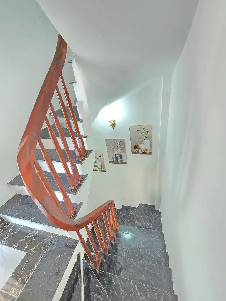 Bán nhà Thúy Lĩnh - diện tích 35.1m2 5 tầng - Sát mặt phố - giá 6,5 tỷ