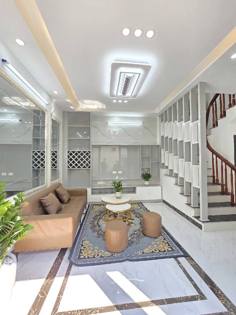 Bán nhà Thúy Lĩnh - diện tích 35.1m2 5 tầng - Sát mặt phố - giá 6,5 tỷ