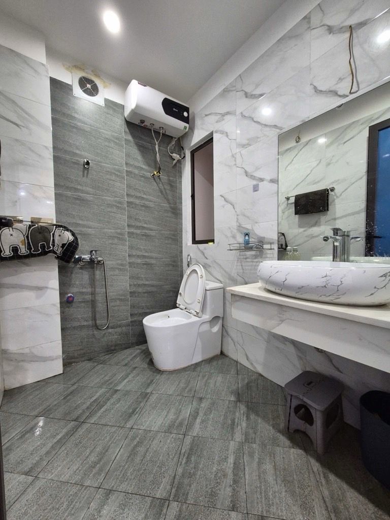 Bán nhà Ngọc Hồi - diện tích 30m2 5 tầng - Ô tô đỗ cửa - giá 6 tỷ