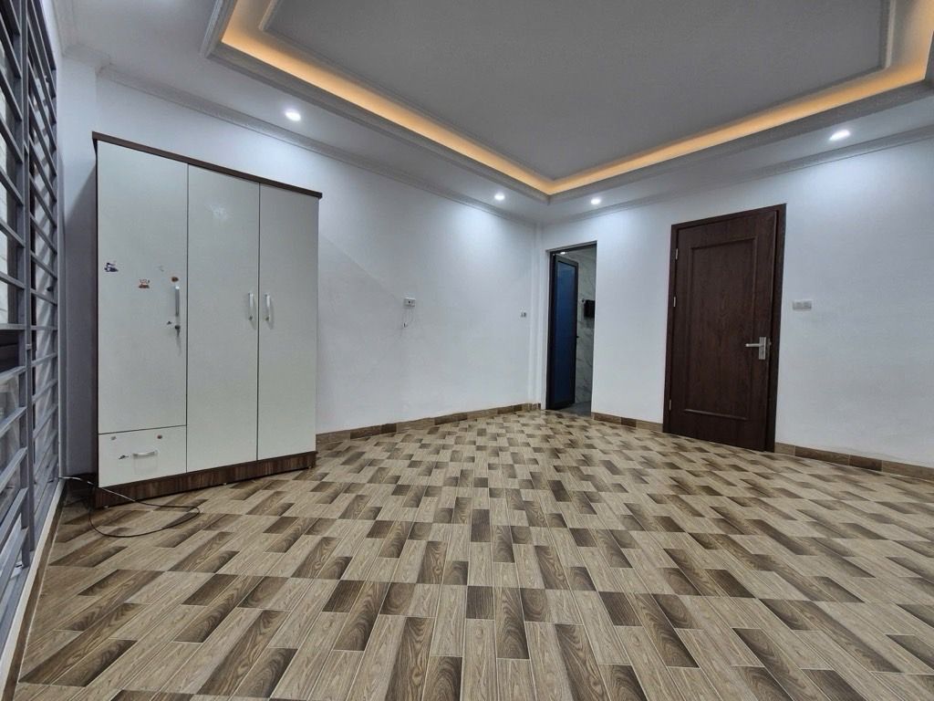 Bán nhà Ngọc Hồi - diện tích 30m2 5 tầng - Ô tô đỗ cửa - giá 6 tỷ