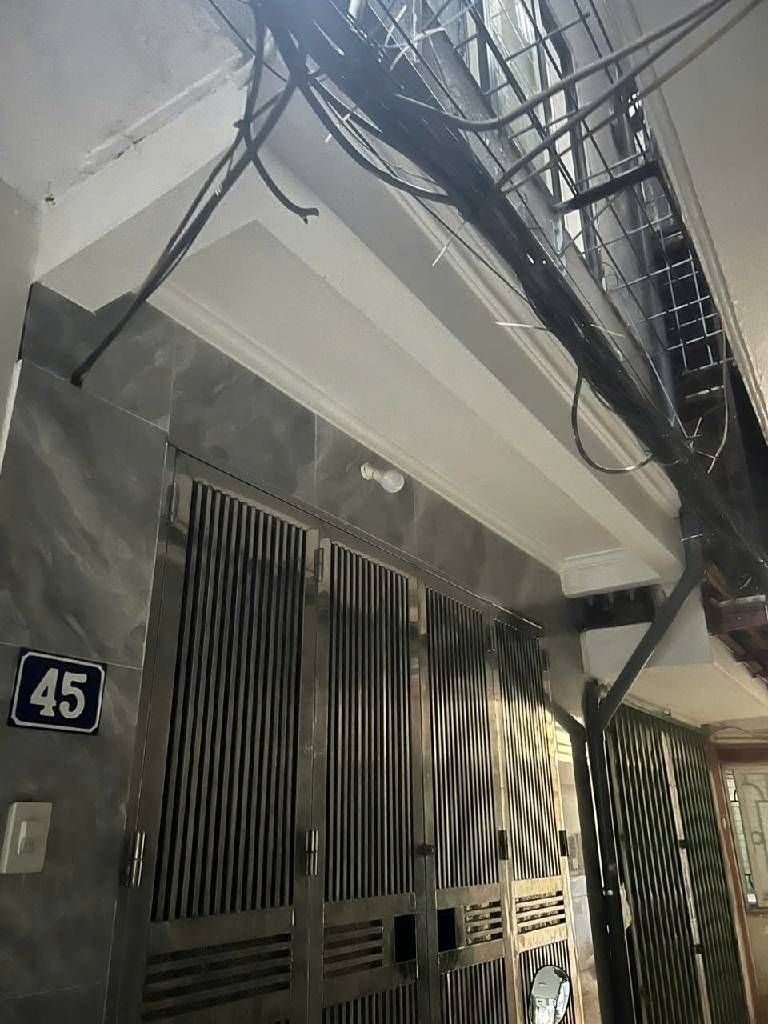 Bán nhà Tân Mai - diện tích 32,7m2 3 tầng - Nhà mới xách vali về ở ngay - giá 3 tỷ