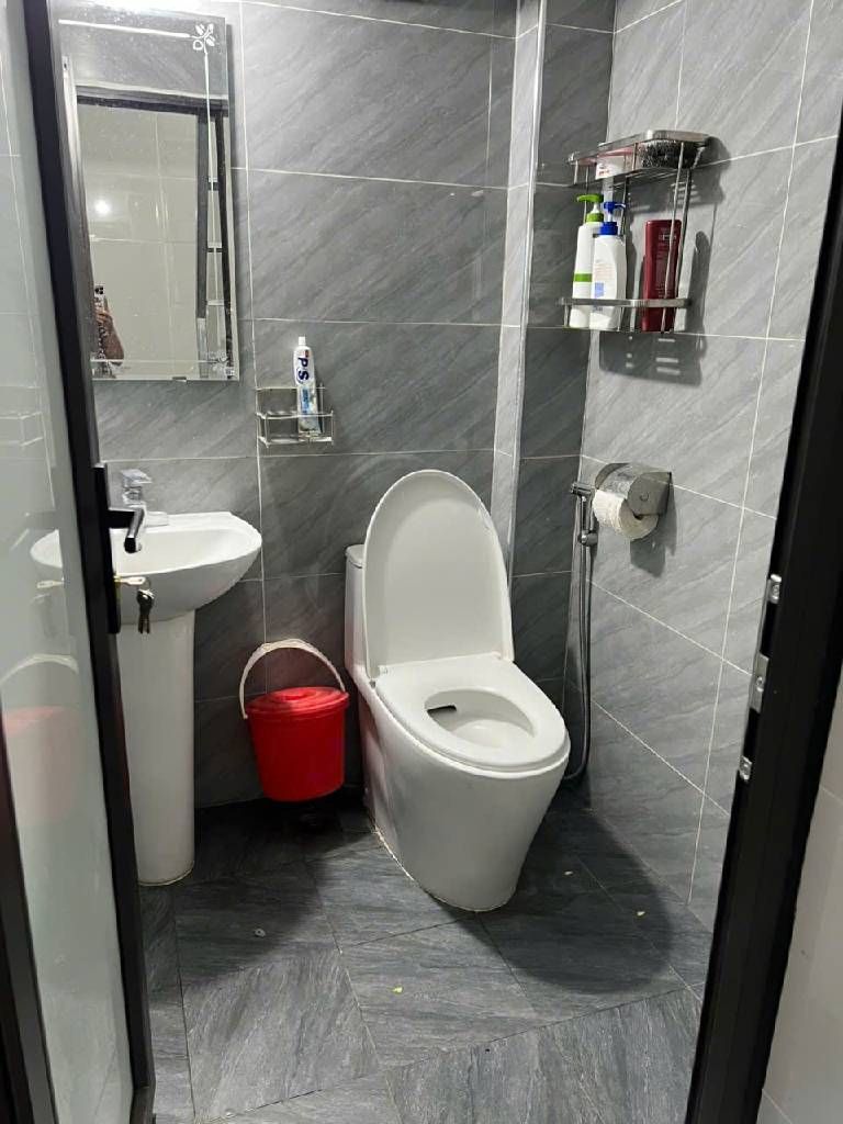 Bán nhà Tân Mai - diện tích 32,7m2 3 tầng - Nhà mới xách vali về ở ngay - giá 3 tỷ