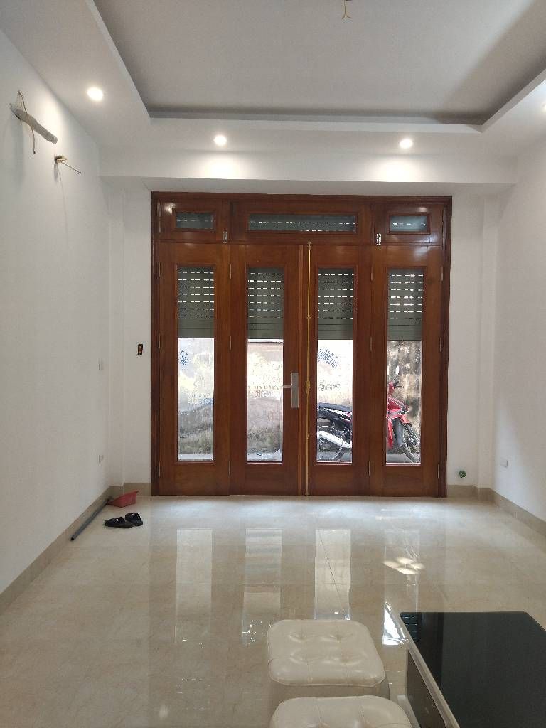 Bán nhà Đại Từ - diện tích 47m2 6 tầng - Ô tô đỗ cửa - giá 13,7 tỷ