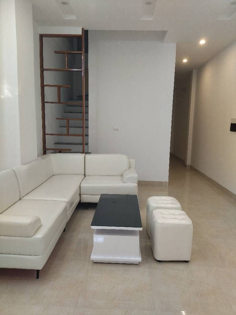 Bán nhà Đại Từ - diện tích 47m2 6 tầng - Ô tô đỗ cửa - giá 13,7 tỷ