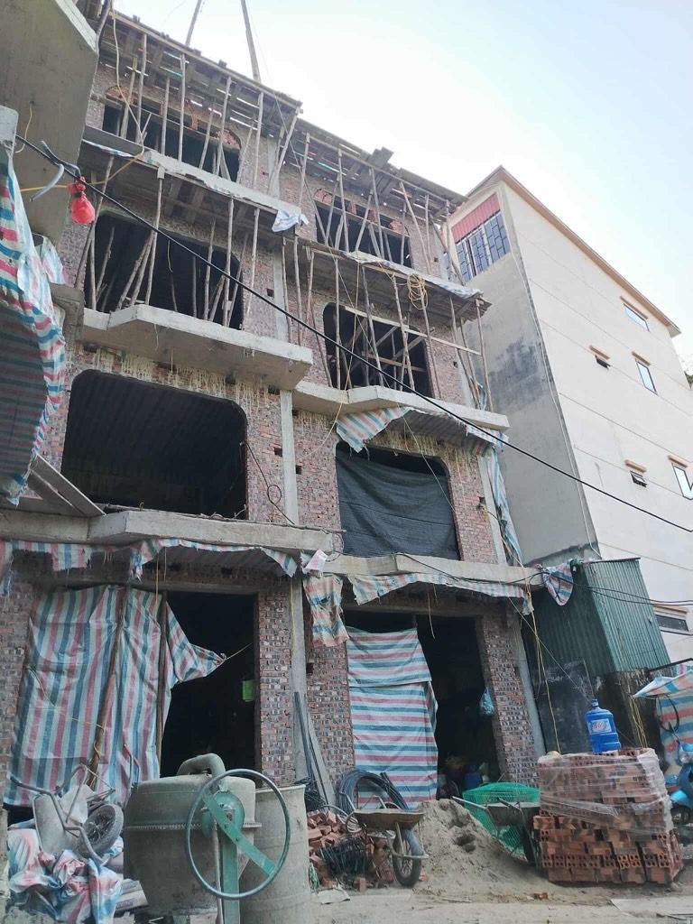 Bán nhà Bằng B - diện tích 50.5m2 6 tầng - ô tô vào thoải mái - giá 13,8 tỷ