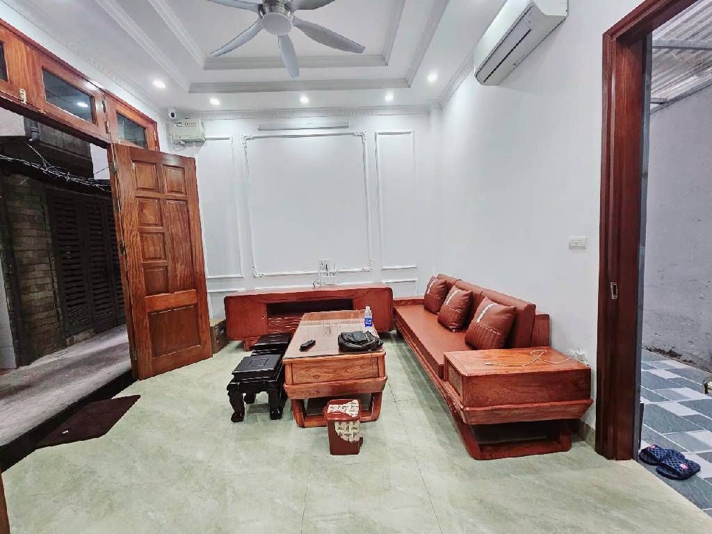 Bán nhà Khâm Thiên - diện tích 29.5m2 5 tầng - Ngõ 1 Khâm Thiên thẳng thoáng - giá 10,8 tỷ