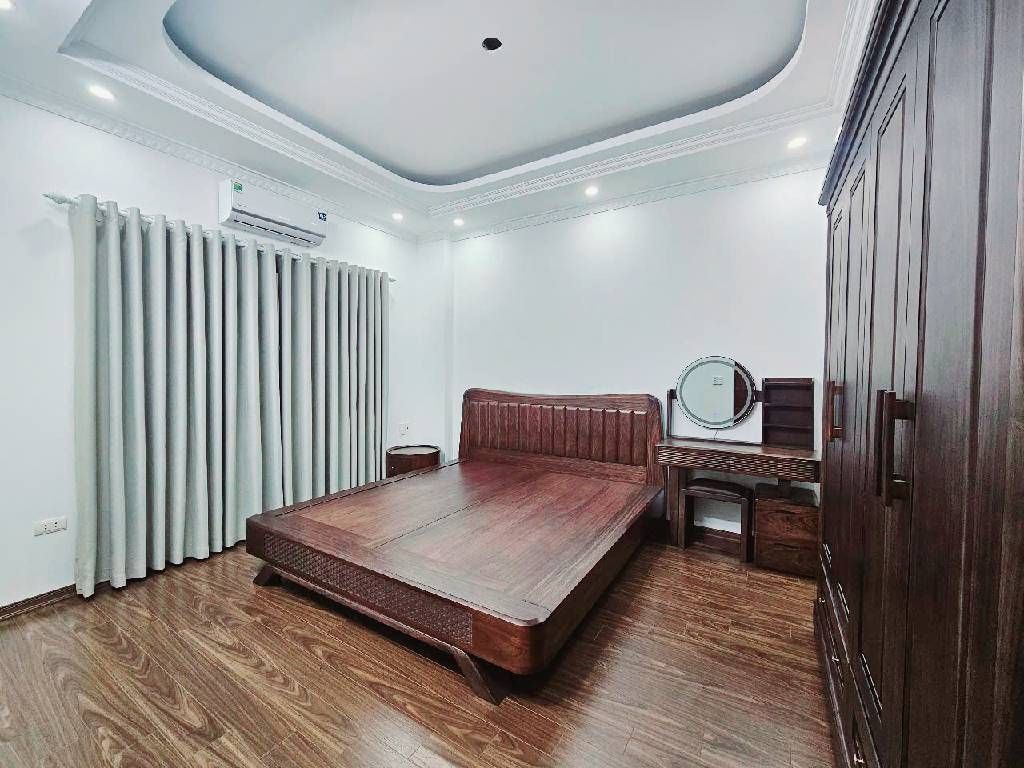 Bán nhà Khâm Thiên - diện tích 29.5m2 5 tầng - Ngõ 1 Khâm Thiên thẳng thoáng - giá 10,8 tỷ