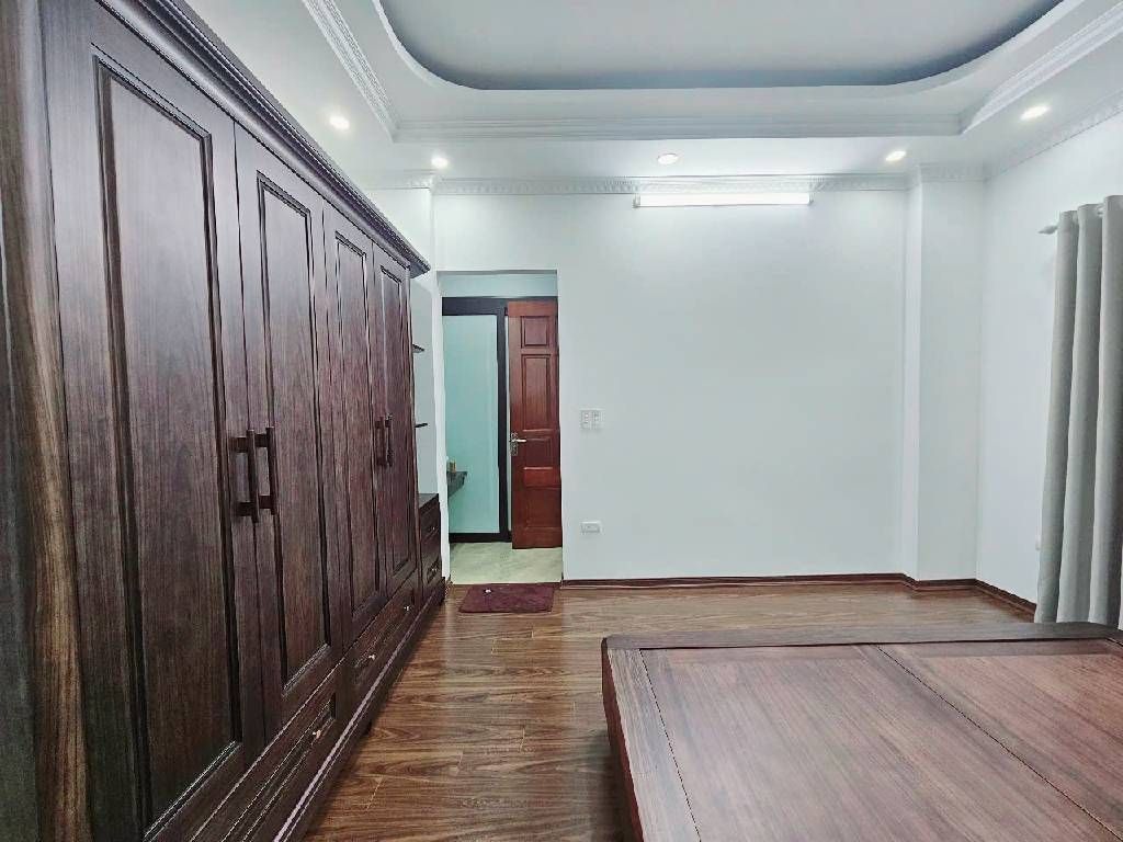 Bán nhà Khâm Thiên - diện tích 29.5m2 5 tầng - Ngõ 1 Khâm Thiên thẳng thoáng - giá 10,8 tỷ