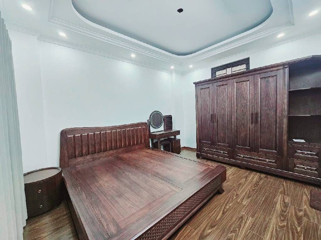 Bán nhà Khâm Thiên - diện tích 29.5m2 5 tầng - Ngõ 1 Khâm Thiên thẳng thoáng - giá 10,8 tỷ