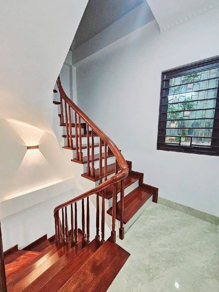 Bán nhà Khâm Thiên - diện tích 29.5m2 5 tầng - Ngõ 1 Khâm Thiên thẳng thoáng - giá 10,8 tỷ