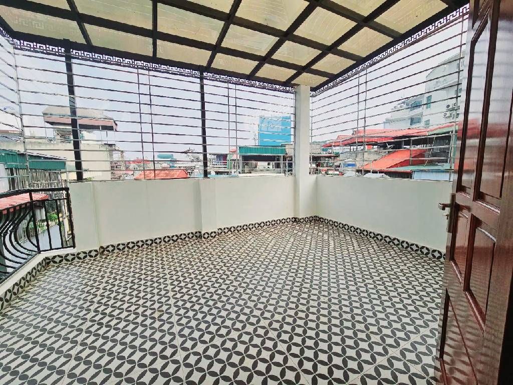 Bán nhà Khâm Thiên - diện tích 29.5m2 5 tầng - Ngõ 1 Khâm Thiên thẳng thoáng - giá 10,8 tỷ