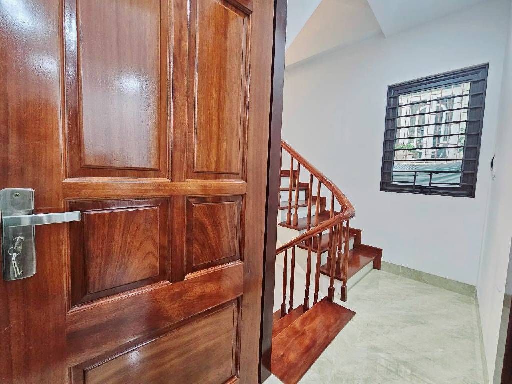 Bán nhà Khâm Thiên - diện tích 29.5m2 5 tầng - Ngõ 1 Khâm Thiên thẳng thoáng - giá 10,8 tỷ