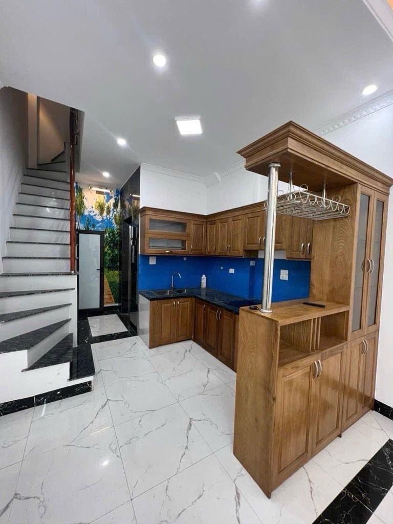 Bán nhà Bùi Xương Trạch - diện tích 35m2 6 tầng - Ô TÔ 7 CHỖ QUA NHÀ - giá 14,5 tỷ