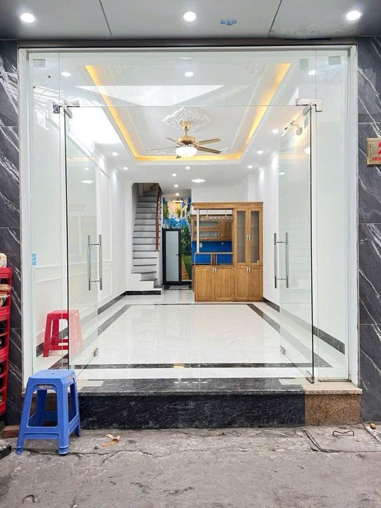 Bán nhà Bùi Xương Trạch - diện tích 35m2 6 tầng - Ô TÔ 7 CHỖ QUA NHÀ - giá 14,5 tỷ