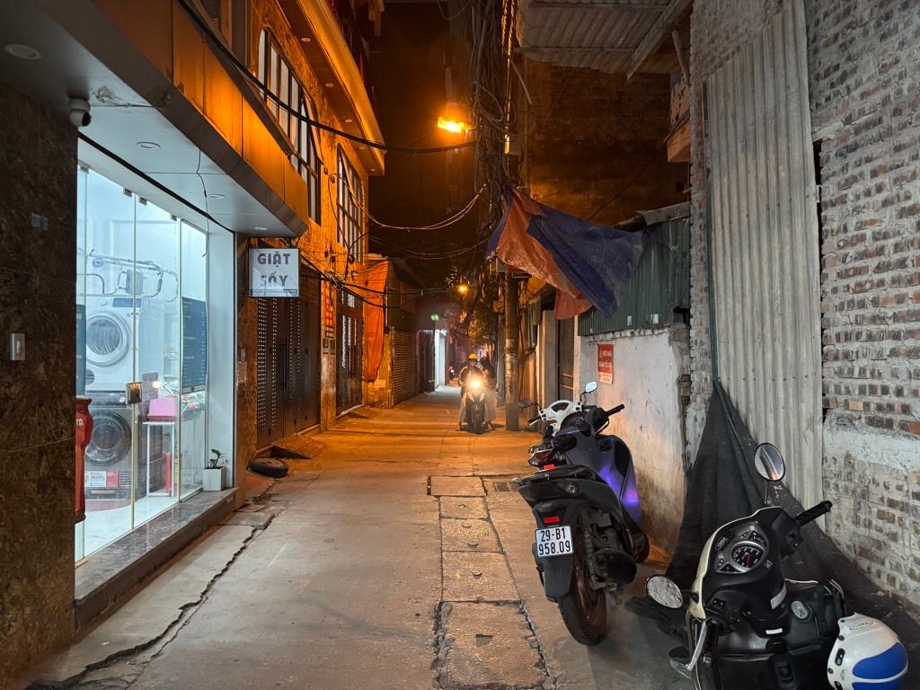 Bán nhà Bùi Xương Trạch - diện tích 35m2 6 tầng - Ô TÔ 7 CHỖ QUA NHÀ - giá 14,5 tỷ