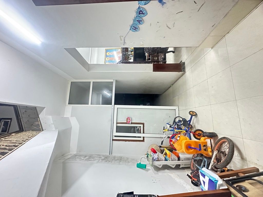 Bán nhà Trường Chinh - diện tích 81.6m2 3 tầng - Kinh doanh - giá 15 tỷ