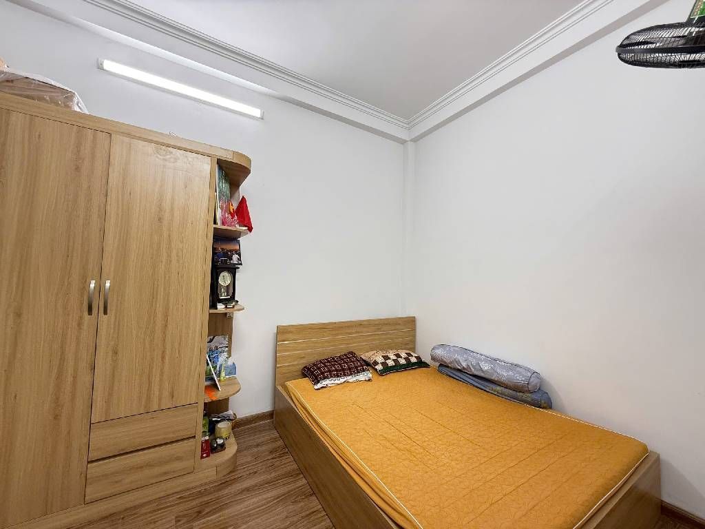 Bán nhà Trương định - diện tích 23m2 4 tầng - Ô tô vào trong nhà - giá 6,8 tỷ