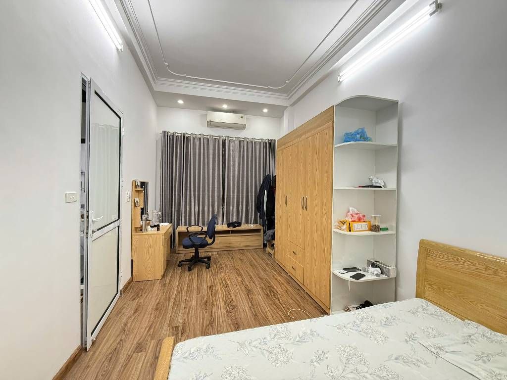 Bán nhà Trương định - diện tích 23m2 4 tầng - Ô tô vào trong nhà - giá 6,8 tỷ