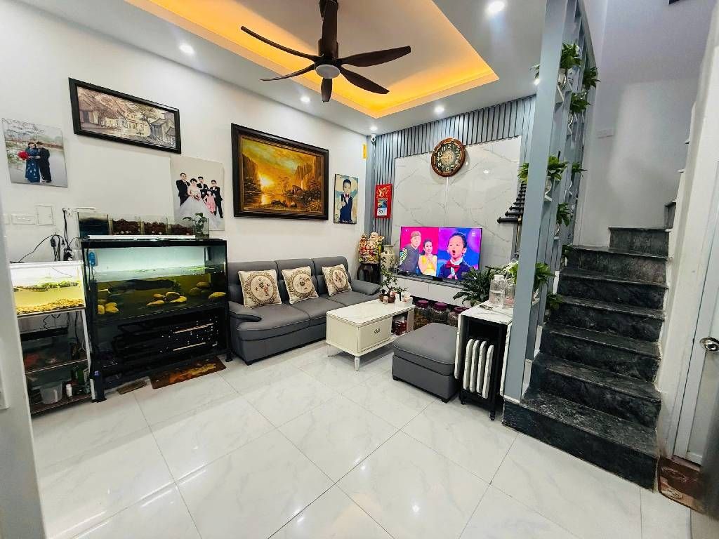 Bán nhà Trương định - diện tích 23m2 4 tầng - Ô tô vào trong nhà - giá 6,8 tỷ