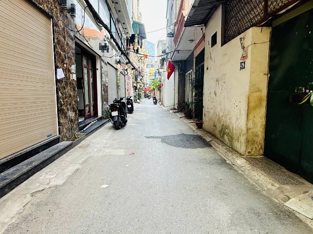 Bán nhà Trương định - diện tích 23m2 4 tầng - Ô tô vào trong nhà - giá 6,8 tỷ