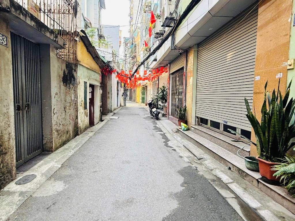 Bán nhà Trương định - diện tích 23m2 4 tầng - Ô tô vào trong nhà - giá 6,8 tỷ