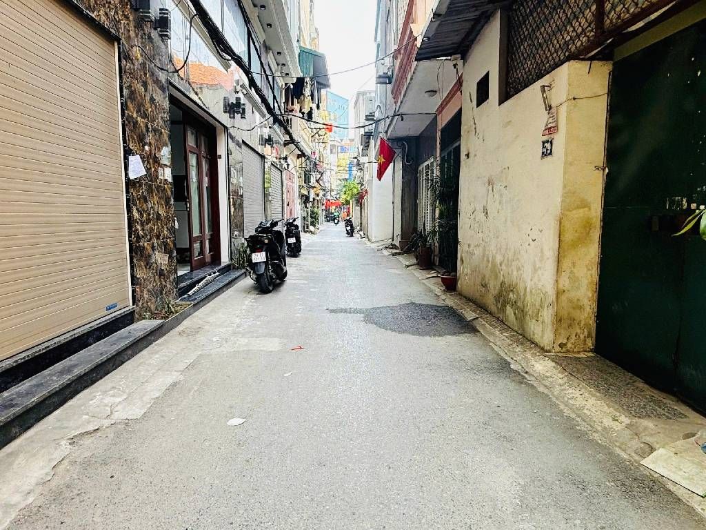 Bán nhà Trương định - diện tích 23m2 4 tầng - Ô tô vào trong nhà - giá 6,8 tỷ