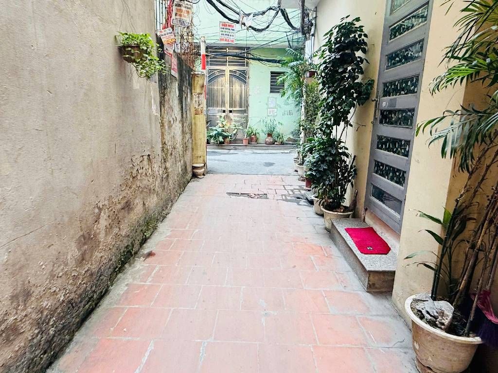 Bán nhà Trương định - diện tích 23m2 4 tầng - Ô tô vào trong nhà - giá 6,8 tỷ