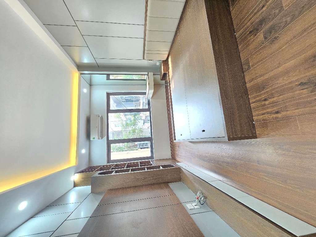 Bán nhà Định Công - diện tích 40m2 5 tầng - Ô tô đỗ cửa - giá 9,8 tỷ