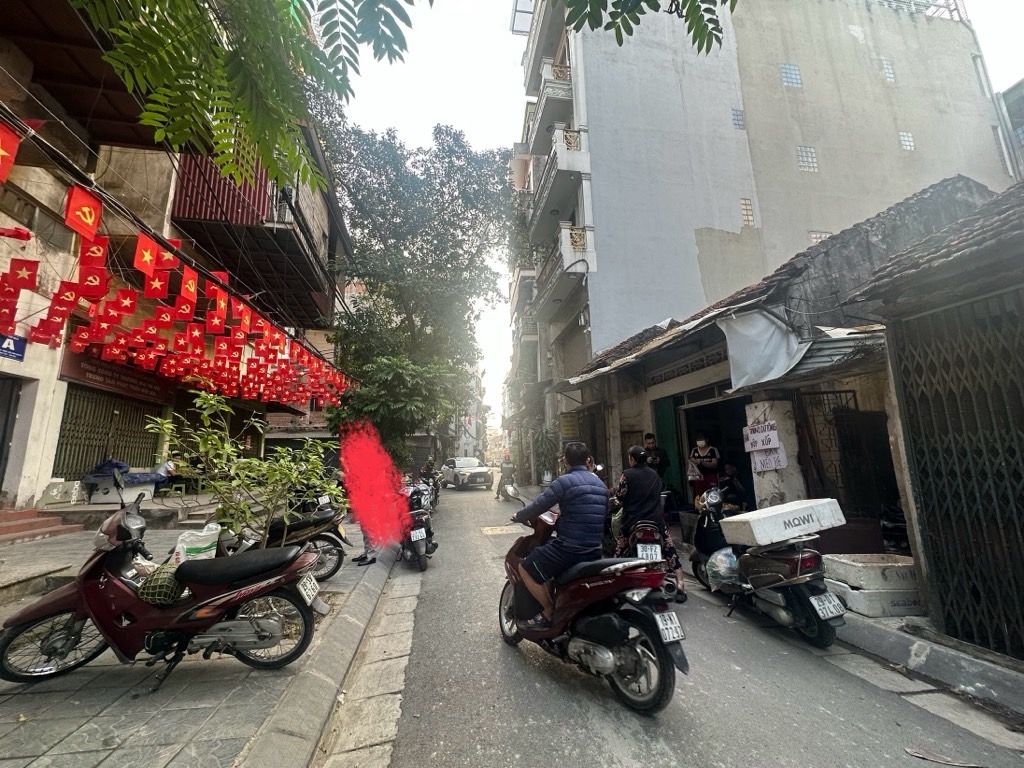 Bán nhà Kim Ngưu - diện tích 58m2 1 tầng - ô tô tránh - giá 5,28 tỷ