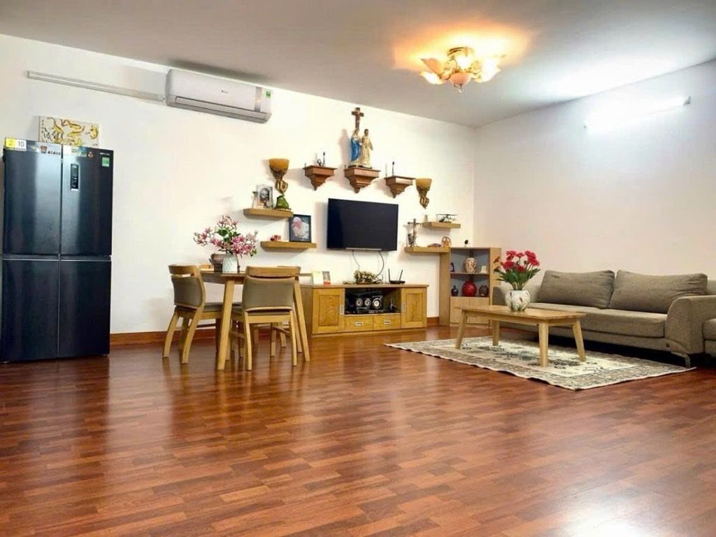 Bán nhà Minh Khai - diện tích 96.7m2 1 tầng - Chung cư Skylight - giá 8,4 tỷ